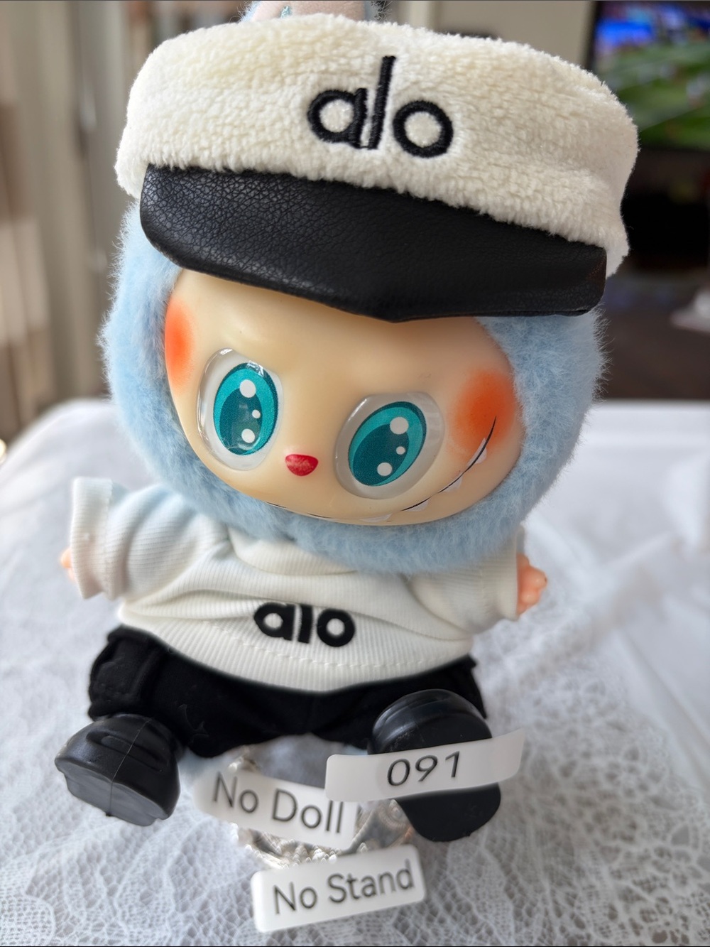 091, 4 Piece Alo Logo Outfit for Labubu Doll